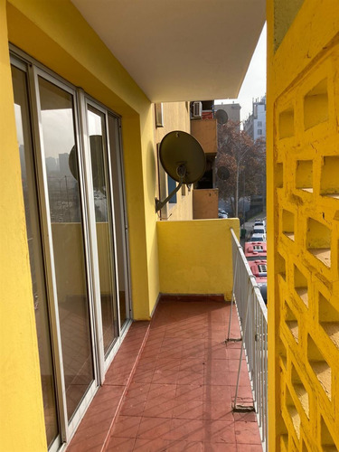 Hermoso Y Amplio Dpto Al Lado De La Estacion Del Metro.