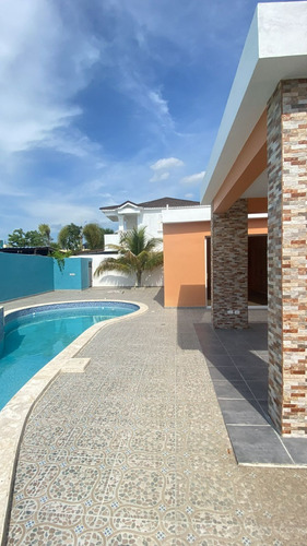 Vendo Preciosa Casa En Tamboril En La Urbanización República De Israel En Santiago, República Dominicana