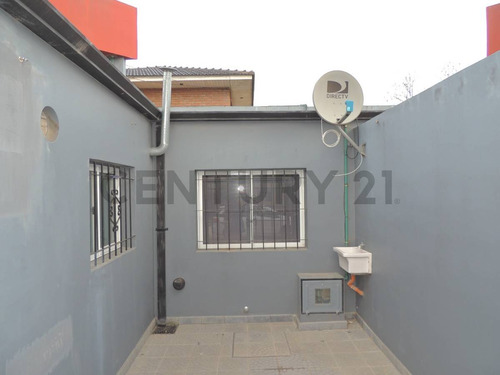 Casas En Venta En Berisso - Ph 1 Dormi + Cochera