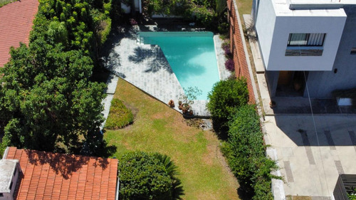 Casa De Categoría En Venta - Bajada Del Cerro