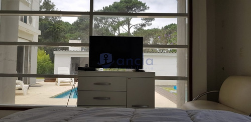 Punta Del Este, Zona Rincon Del Indio- Ref: 997