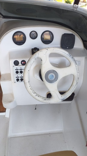 Imagem 5 de 15 de Barco Magnum 2003
