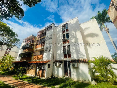 Dennymar, Vende Apartamento Espectacular En Agua Viva Cabudare Con 4 Habitaciones 4 Baños, Ubicacion Privilegiada En Optimas Condiciones Impecable! B4a28561