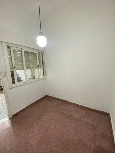 Imagen 7 de 12 de Dto Tipo Casa 3 Amb Al Fte. Con Garage En Veta En Lanus Este (429)