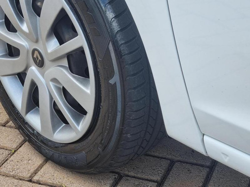 Renault Sandero Auth 10