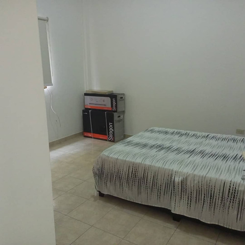 Alquiler De Apartamento En Los Ilustres, Cerca A Farmatodo, Piso 2