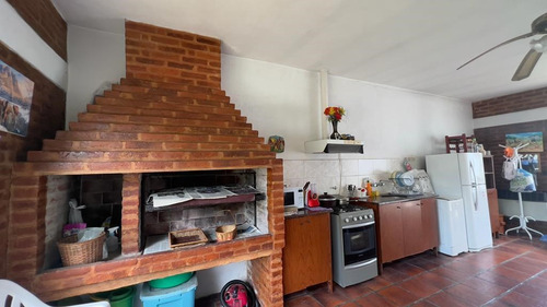 Casa Chalet En Venta Ubicado En Ituzaingó, G.b.a. Zona Oeste, Argentina