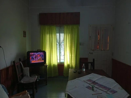 Casa En Venta - 2 Dormitorios 1 Baño - 80mts2 - Tapalque