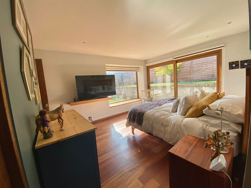 Dos Casas, Una Grande Familiar Y Otra Ideal Para Los Abuelos