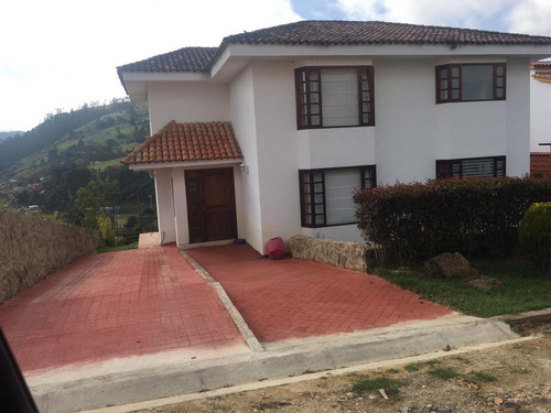 Casa En Venta En La Calera