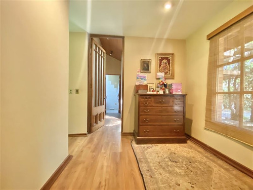 Casa En Venta De 4 Dorm. En Las Condes