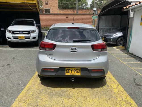 Kia Rio 1.4 Vibrant At 2020