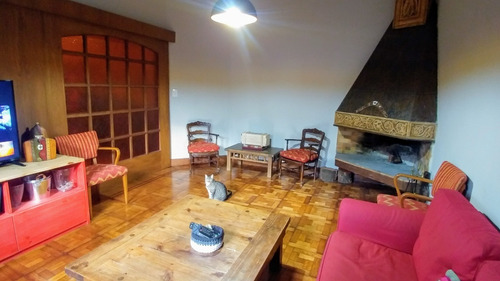 Imagen 8 de 22 de Excelente Chalet En 2 Plantas Reciclado Con Jardin Y Pileta. Precio Actualizado!!!!!!!