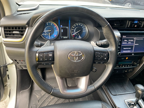 Imagen 20 de 25 de Toyota Fortuner Srv 2021
