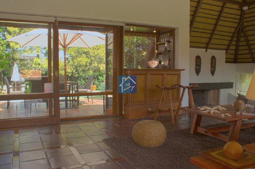 Impecable Casa Playa Mansa- Ref: 624