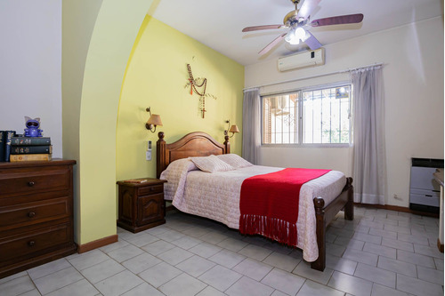 Imagen 25 de 30 de Venta Urgente Por Viaje Casa 5 Amb - Castelar