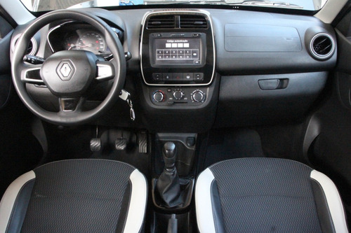 Imagem 6 de 11 de Renault Kwid Intense 1.0 12v Sce Flex Manual 2018 17.000km