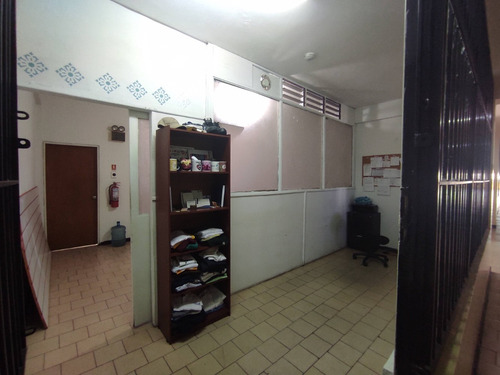 Imagen 6 de 16 de Local U Oficina En C.c Unicentro En La Victoria Ljsa 21-25282