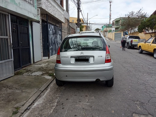 Imagem 4 de 8 de Citroën C3 - Prata - Lindo