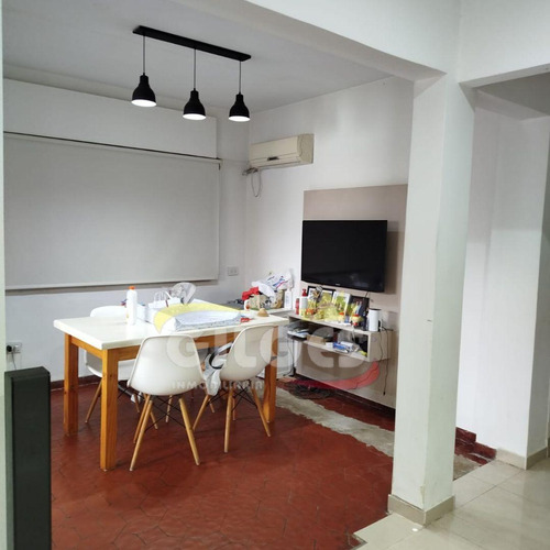 Venta De Casa 5 Amb. En Ramos Mejia Con Fdo. Con Quincho