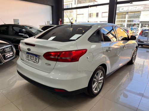 Ford Focus III 1.6 Sedan S