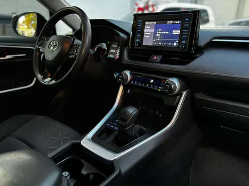 Toyota RAV4 2.5 Xle 4wd At 204 hp