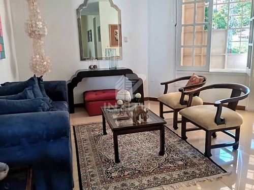 Casa Estilo Contemporáneo Ubicada En El Parral. L.m