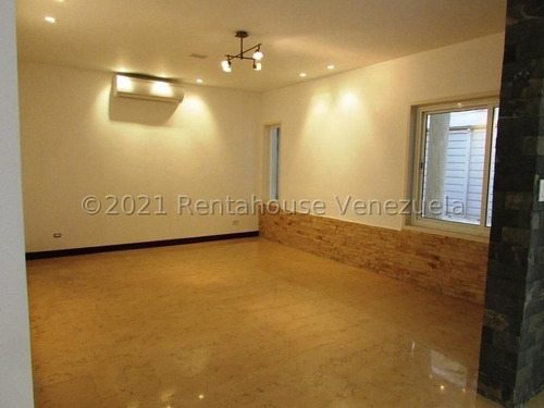 Imagen 2 de 24 de Ga 21-18606 Casa En Venta En Altamira, Distrito Metropolitano