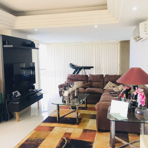 Imagen 2 de 11 de En Venta De Apartamento En Playa Grande Ref 1385