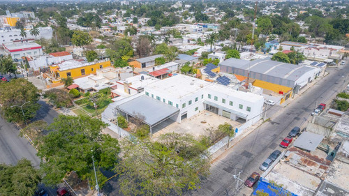 Local Comercial En Renta Sobre Av. Itzaes
