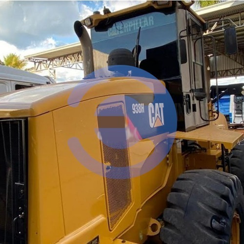 Imagem 2 de 4 de Pá Carregadeira Caterpillar 938h 2013