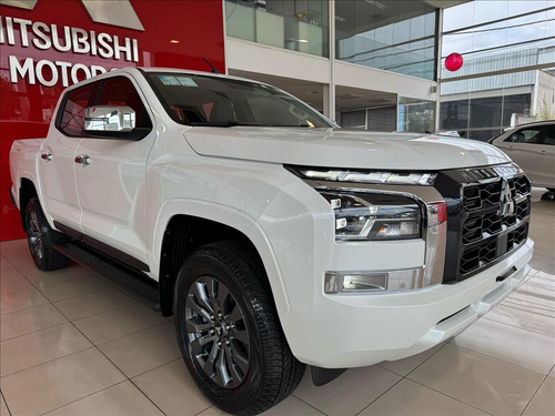 Mitsubishi Triton 2.4 BITURBO DIESEL CD HPE 4X4 AUTOMÁTICO