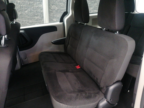Imagen 8 de 11 de Dodge Grand Caravan 2019 Blanca