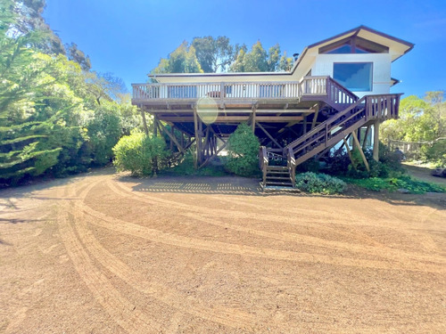 Venta De Interesante Casa A Pasos De Todo, Cachagua