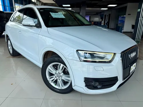 Audi Q3 2.0 Luxury 170hp S-Tronic At