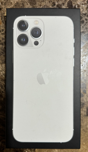 iPhone 13 Pro Max Con Fundas (Usado)