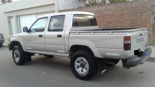 Imagen 10 de 15 de Toyota Hilux 2.8 D/cab 4x4 Mod 2001 Aspirada