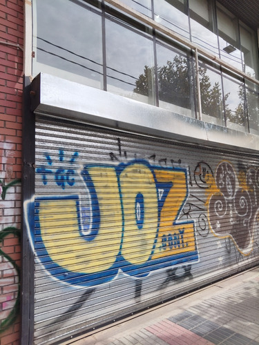 Local 200 Mts. Libres, Primera Linea Vicuña Mackenna.-