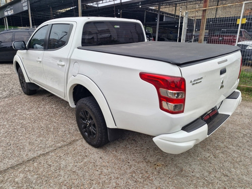 Mitsubishi L200 Triton 2.4 16V TURBO DIESEL GL CD 4X4 MANUAL