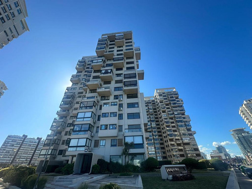 Oportunidad!! Apartamento 1 Dormitorio - Punta Del Este - Edificio Parquemar Center!!  U$s 140.000 - Parada 2 Playa Brava -