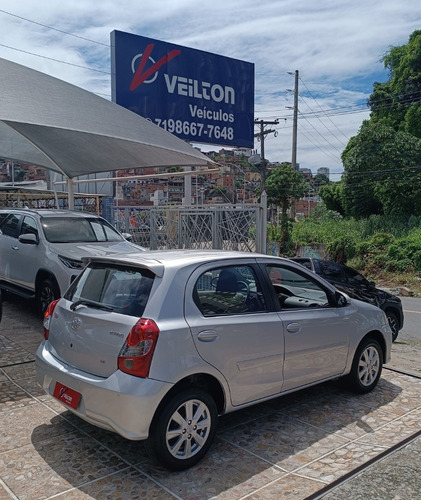 Toyota Etios 1.5 X PLUS 16V FLEX 4P AUTOMÁTICO
