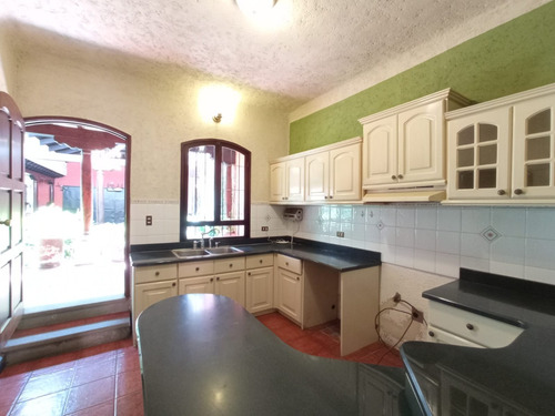 Imagen 13 de 29 de Vendo Hermosa Y Amplia Casa, Estilo Colonial, Sector Preferencial, Alta Plusvalia Y Seguridad