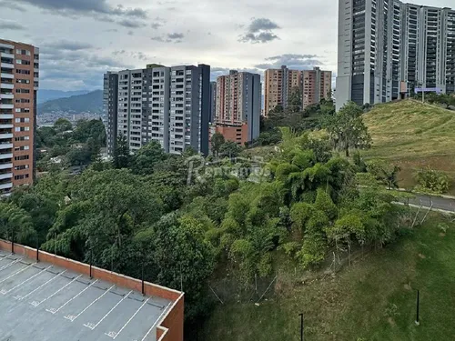 Apartamento En Venta En Loma De Las Brujas. Cod V776187