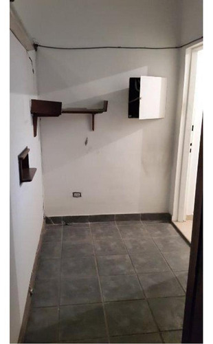 Local En Venta Sobre Av Rivadavia Al 12000 A 3 Cuadras De Li