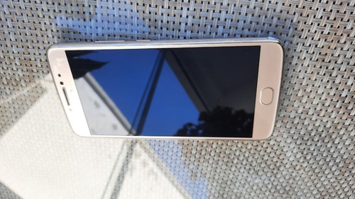 Celular Motorola E4 Plus Dourado (usado)