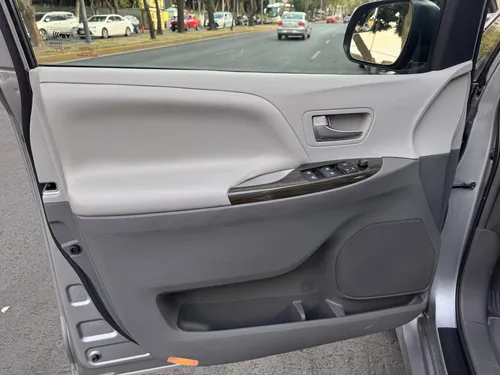 Toyota Sienna 3.5 Xle Piel At