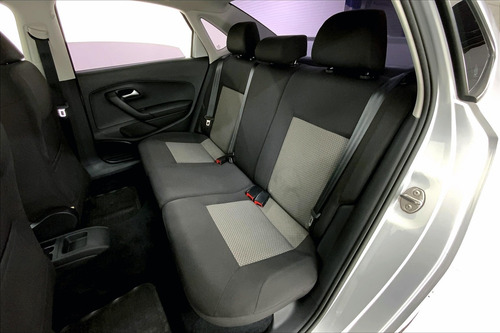 Imagen 19 de 25 de Volkswagen Vento 4 Pts Starline, Tm5, A/ac, Mp3, R-15