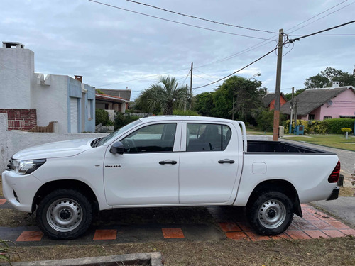 Imagen 7 de 11 de Toyota Hilux 2019 2.4 D.cab. T.dsl Dx