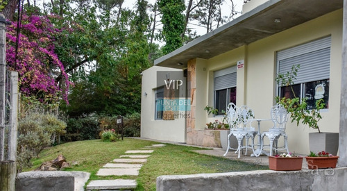 Casa En San Rafael, Punta Del Este, A Pocas Cuadras Del Mar- Ref: 181
