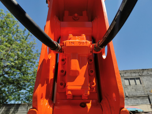 Martillo Hidráulico Npk Gh-4 Para Retroexcavadora